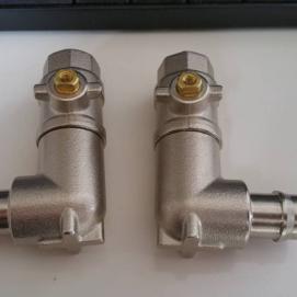 Ball valve with elbow